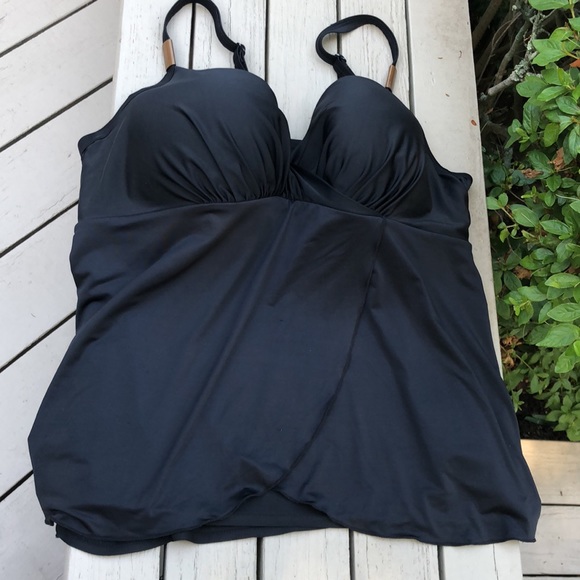 NWOT CACIQUE Balconette Swim Black Tankini top
Gold Hardware Built in Bra 44DDD - Picture 4 of 16